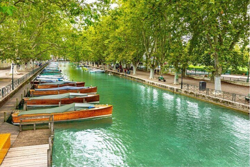 Full-Day Private Tour from Geneva to Annecy