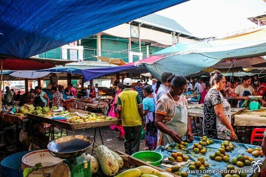 Mahebourg Private Historical & Street Food Tour with transfer