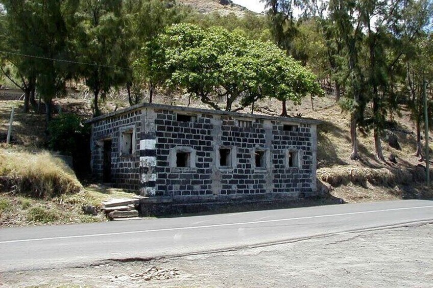 Mahebourg Private Historical & Street Food Tour with transfer
