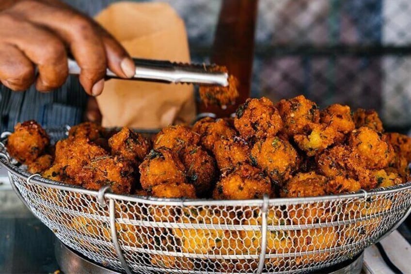 Mahebourg Private Historical & Street Food Tour with transfer