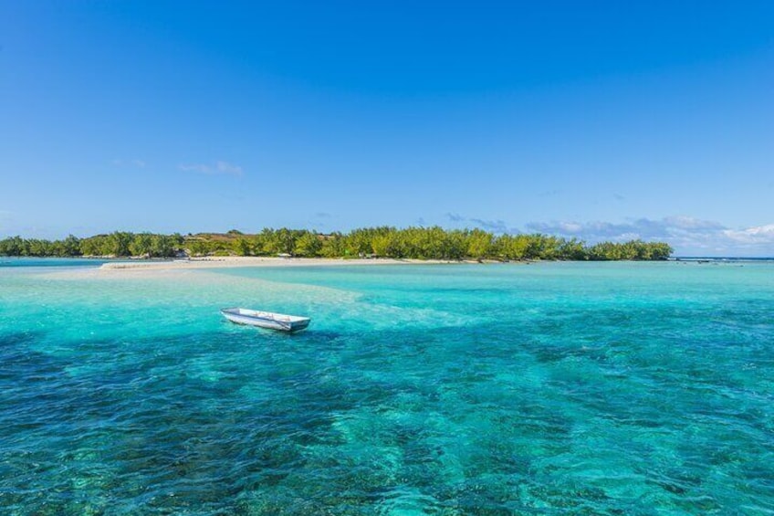 Private Speed Boat to Illot Gabriel, Coin de mire & Flat island