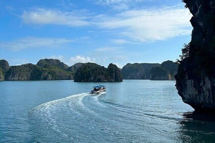 Private Canoe from Cat Ba - Lan Ha Bay, Viet Hai Ancient Village