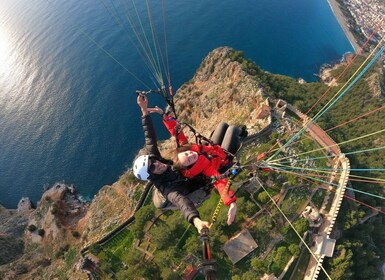 Dari kota Side Alanya Paralayang