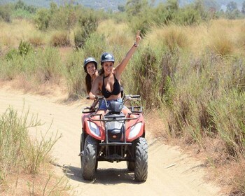 Kusadasi: Quad Bike Safari-opplevelse med henting på hotellet