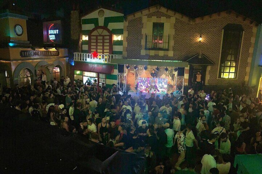 19 Clubs of Theatron Party Tour