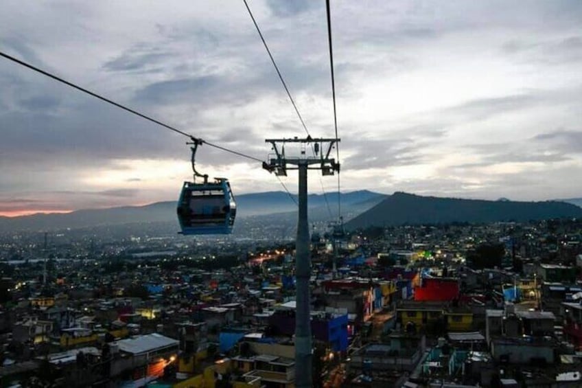 Shared Walking Tour of CDMX Hidden Spots and Cable Car Experience