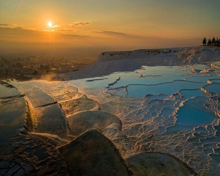 Picture 1 for Activity From Marmaris: Pamukkale Evening Tour with Transfer & Dinner