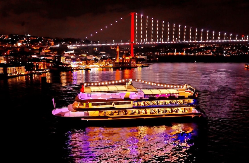 Istanbul: Bosphorus Dinner Cruise & Show with Private Table