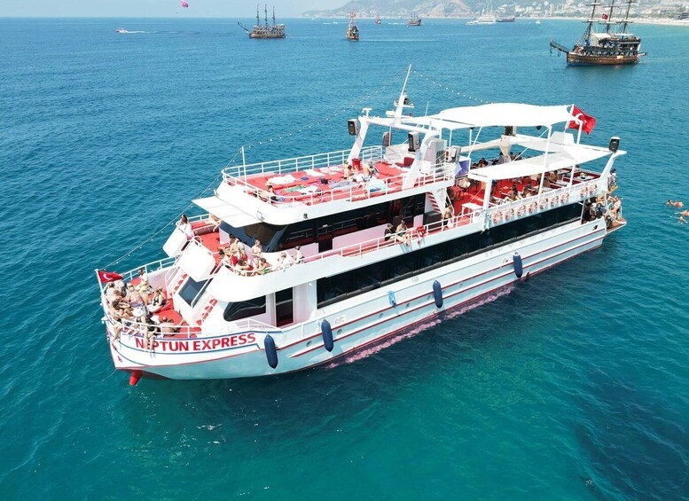 From Alanya: Boat Tour with Unlimited Soft Drinks and Lunch