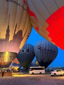 Göreme: Luxury Hot Air Balloon Flight in Göreme Valleys