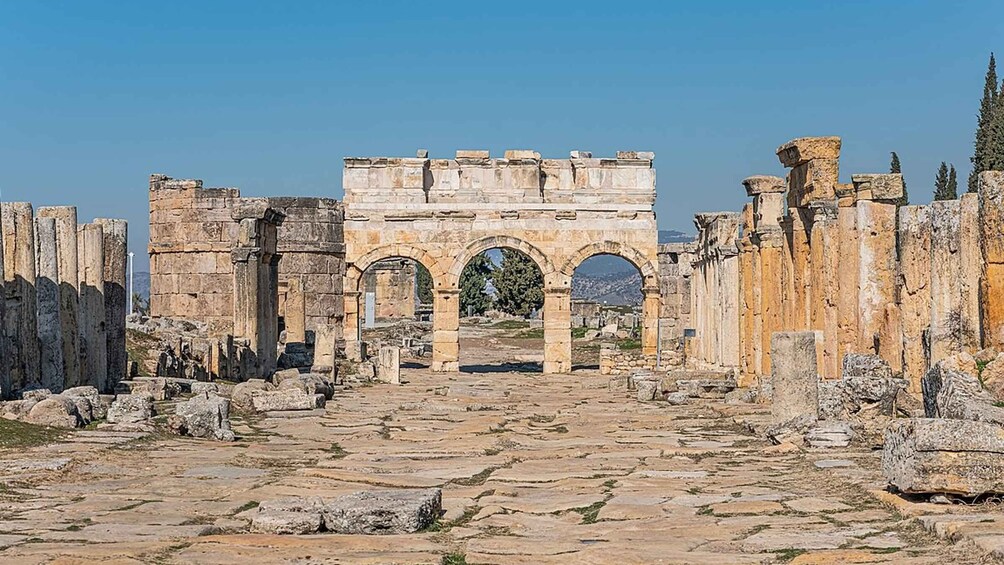 Picture 2 for Activity Antalya: Pamukkale Tour with Hot Air Balloon and Meals