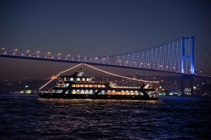 Istanbul: Bosphorus Dinner Cruise and Turkish Night Show