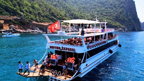 Alanya: Crociera in catamarano comfort