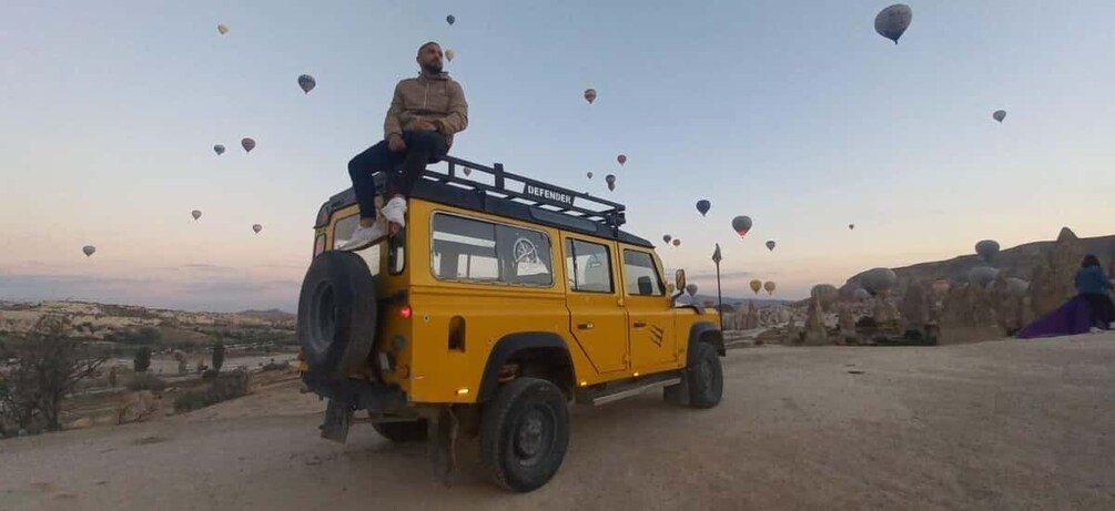 From Göreme/Ürgüp: Cappadocia Jeep Safari Sunrise or Sunset