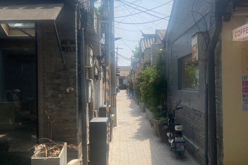 Walk into Mysterious Hutong tour with secret local snacks lunch.