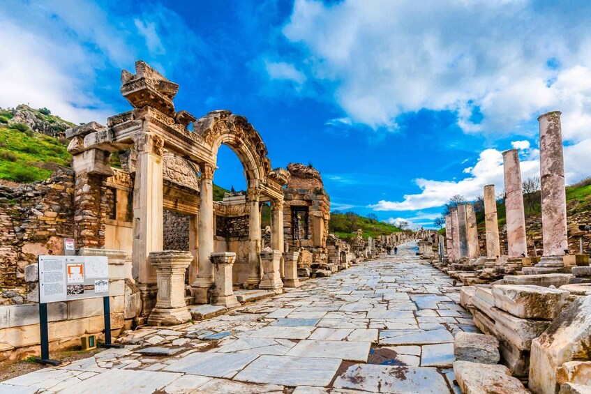 Kusadasi Port: Ephesus Tour with skip-the-line Entry