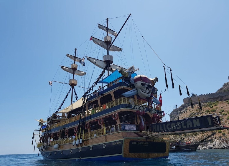 Alanya: Pirate Boat Tour w/ BBQ & Foam Party