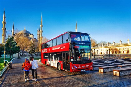 Istanbul: 1- tai 2-päiväinen Hop-On-Hop-Off-bussikierros selostuksen kera.