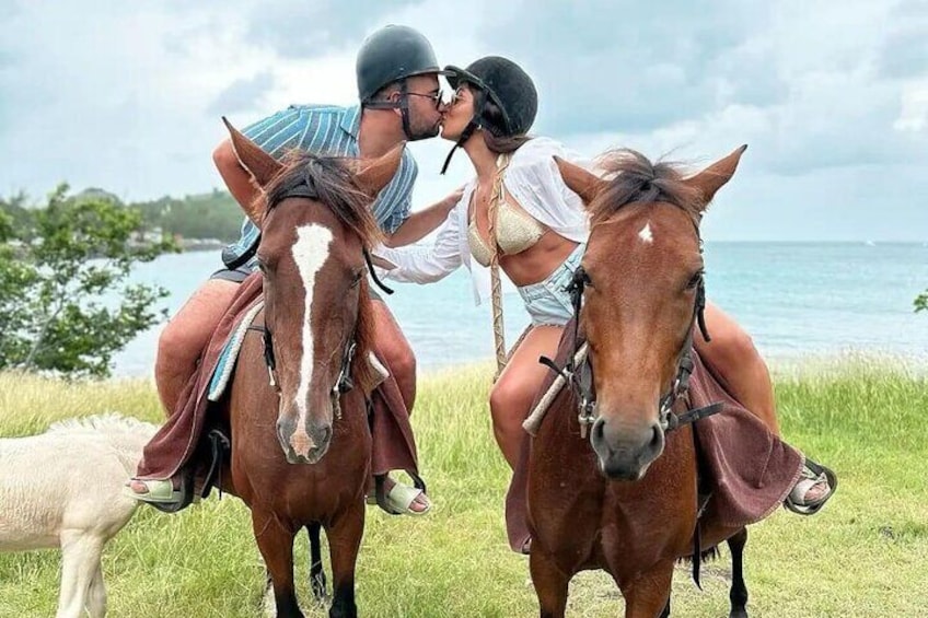 1 hour Beach Ride Horseback Experience