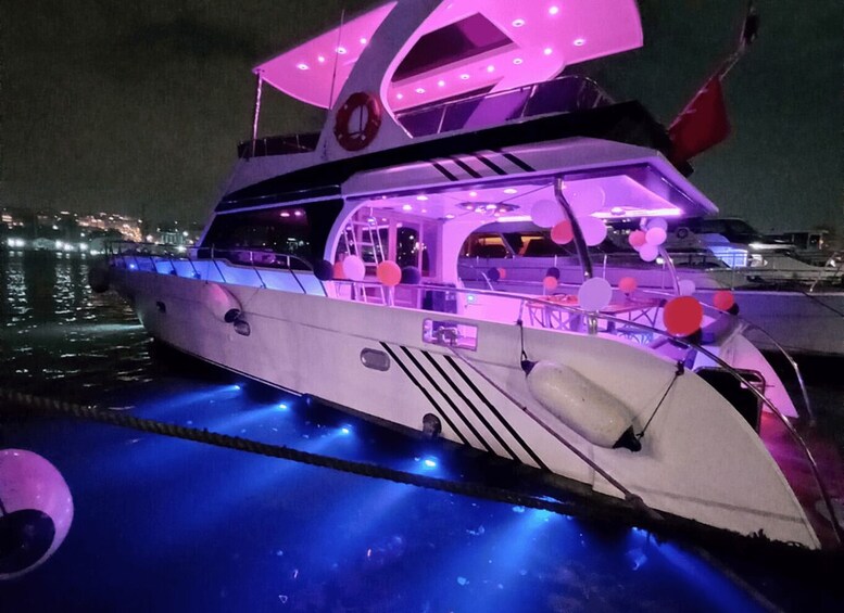 Picture 12 for Activity İstanbul Private Luxury Yacht on Bosphorus 14 Meter(46 feet)