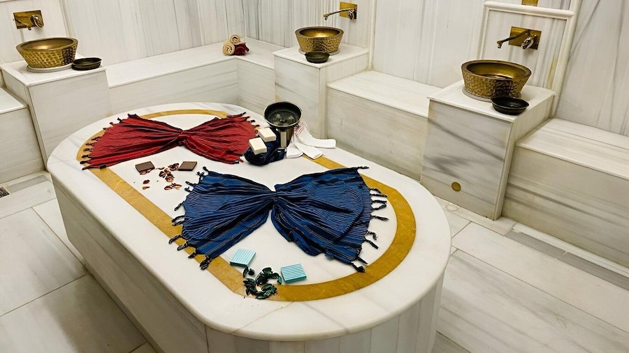 Istanbul: Private Turkish Bath, Massage, and Pool in Taksim