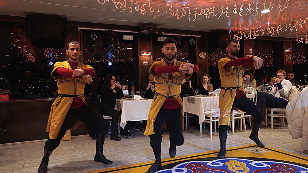 Picture 13 for Activity Istanbul: Bosphorus Dinner Cruise with Drinks & Turkish Show