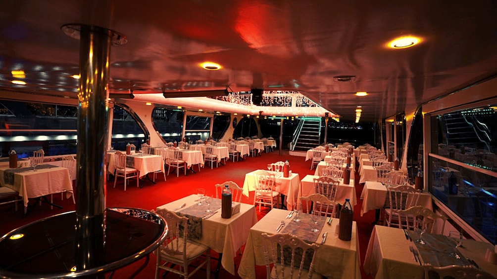 Picture 5 for Activity Istanbul: Bosphorus Dinner Cruise with Drinks & Turkish Show