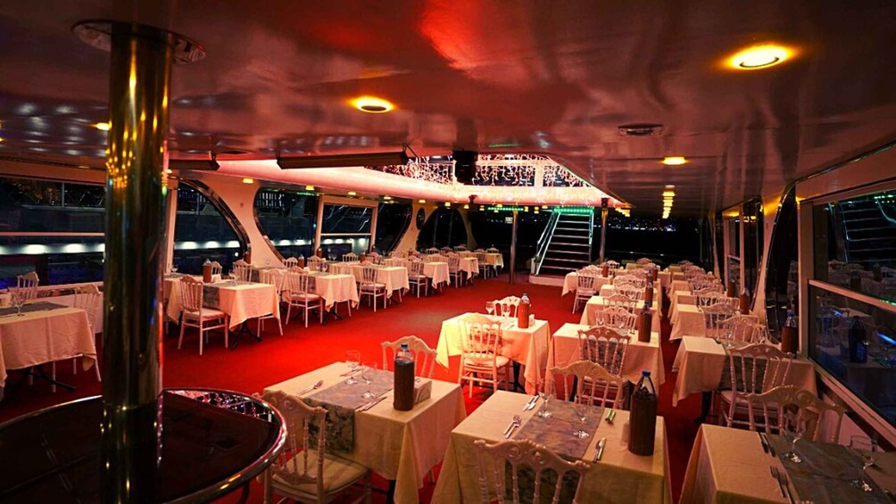 Picture 5 for Activity Istanbul: Bosphorus Dinner Cruise with Drinks & Turkish Show