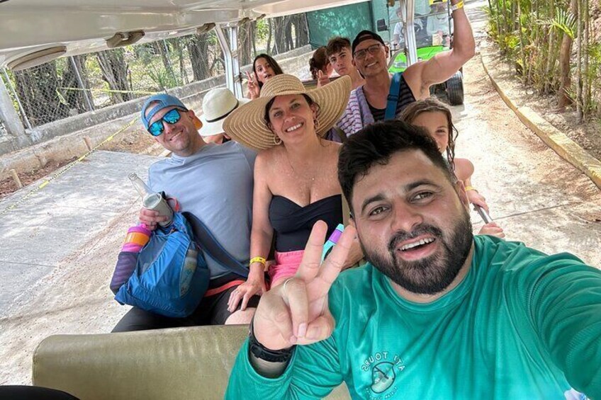 Roatan Exclusive Beach Resort Plus Transportation