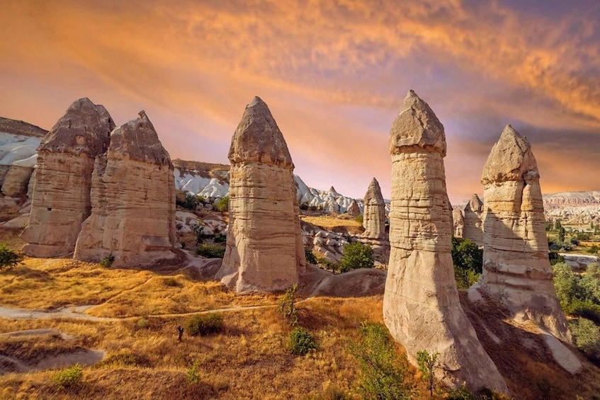 Cappadocia: Guided Red Tour with Lunch and Entrance Ticket