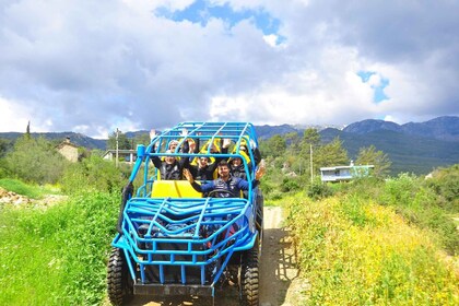 Side: Rafting og zipline-kløfttur med lunsj og transport