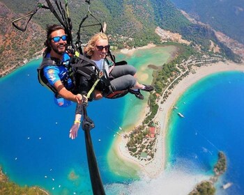 Desde Dalaman/Sarigerme: Parapente biplaza en Fethiye