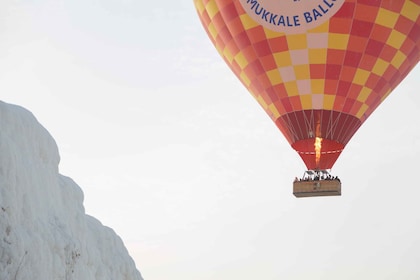 Antalya: Pamukkale och Hierapolis resa med varmluftsballong