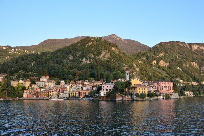 Shared boat tour of Lake Como in Varenna 