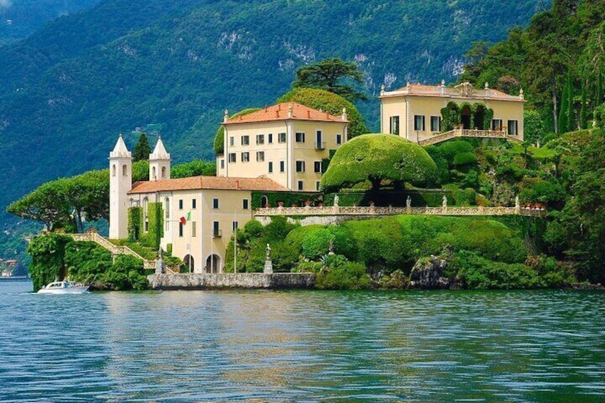 Shared boat tour of Lake Como in Varenna