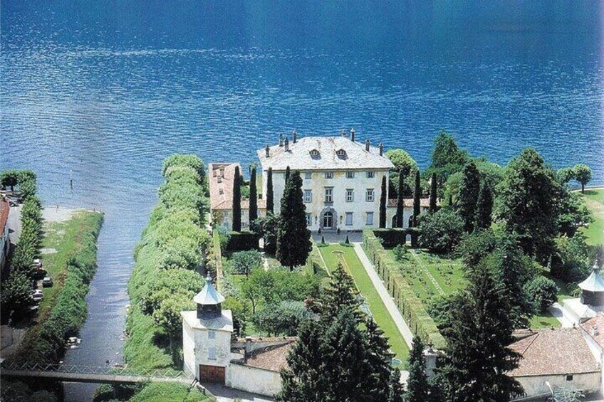 Shared boat tour of Lake Como in Varenna