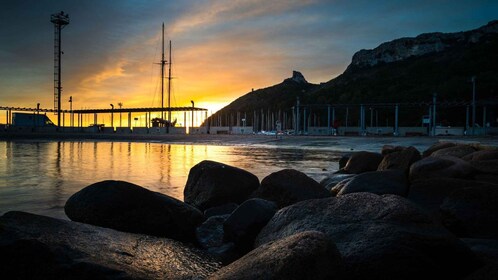 Cagliari : Excursion privée en canot pneumatique avec apéritif