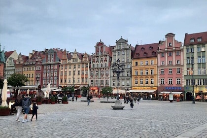 Private Quick Wrocław Walking Tour of Old Town