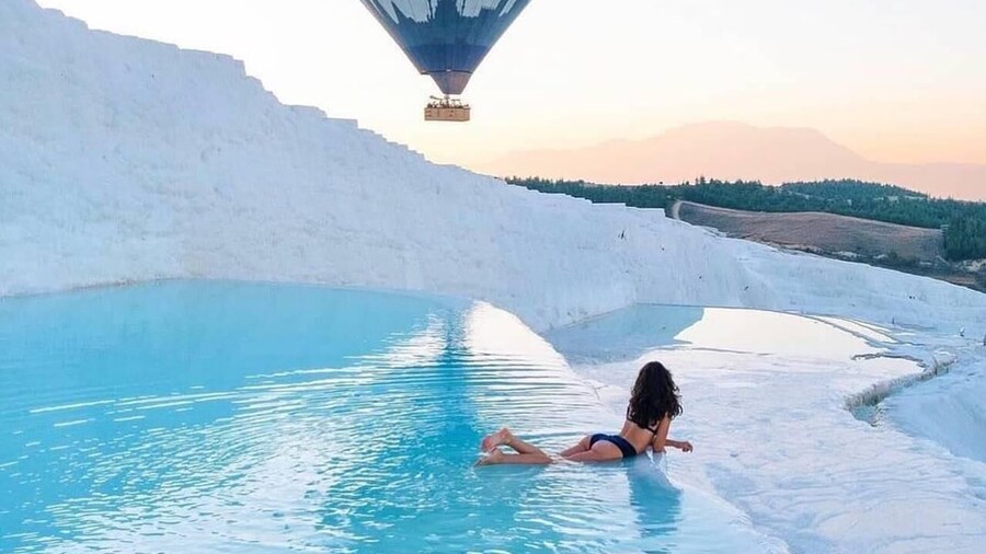 From Antalya: Pamukkale Hot Air Balloon Flight with Lunch