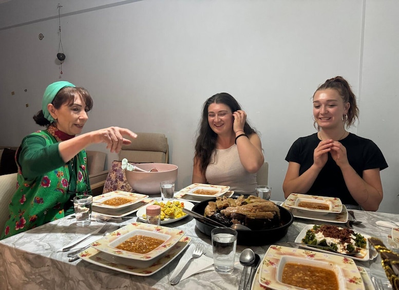 Istanbul Authentic Turkish Family Dinner with Eastern Family