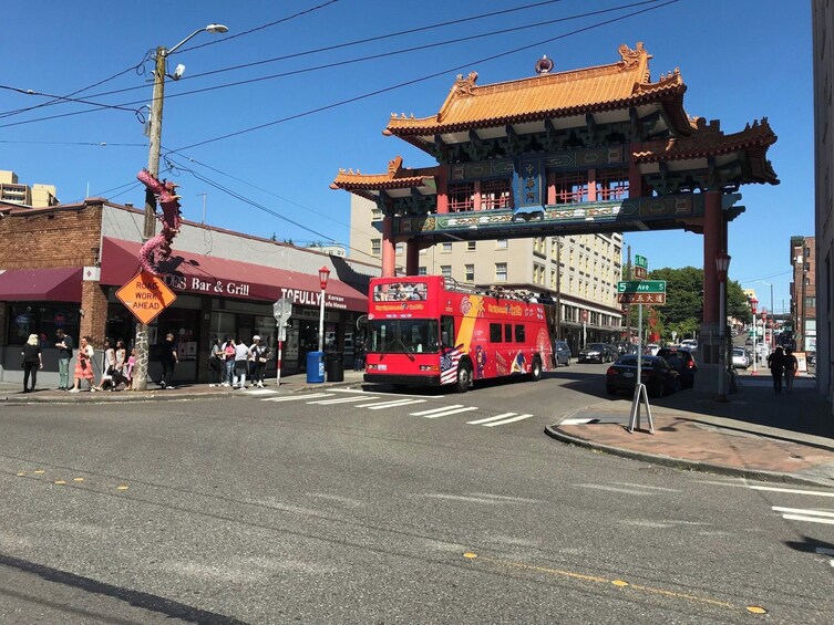 City Sightseeing Seattle Hop-On Hop-Off Bus Tour + Locks Cruise 