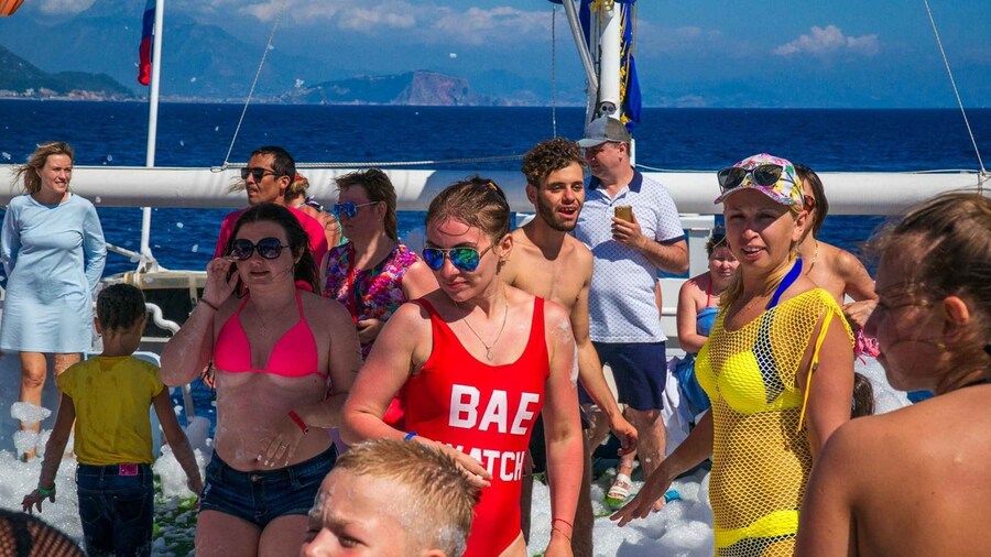 From Antalya: Full-Day Boat Tour with Lunch and Foam Party