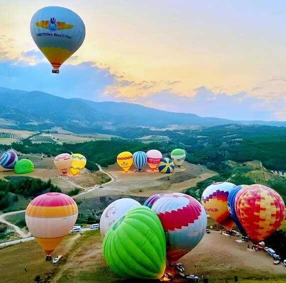 Picture 25 for Activity From Pamukkale/Karahayit: Sunrise Hot Air Balloon Flight