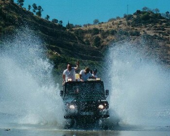 Kusadasi: Nationalpark Jeep Safari mit Mittagessen und Transport