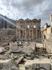 YANG TERBAIK DARI TUR EPHESUS