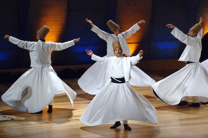 Kappadokia: Sema-rituaali: Live Whirling Dervishes Ceremony & Sema Ritual (...