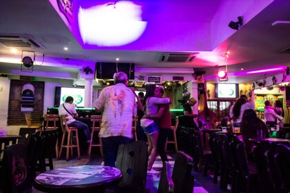 Cartagena: Tur Malam Salsa Bar-Hopping di Malam Hari