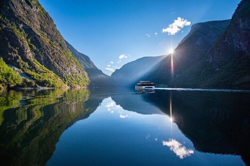 Private Day Tour to Flåm, incl RIB Sognefjord Safari Flåm Railway