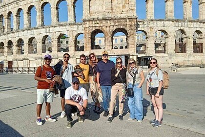 Explore Pula with a local teacher