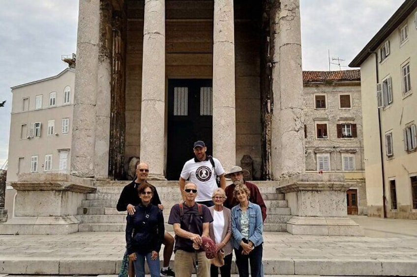 2-Hour Guided Walking Tour in Pula 